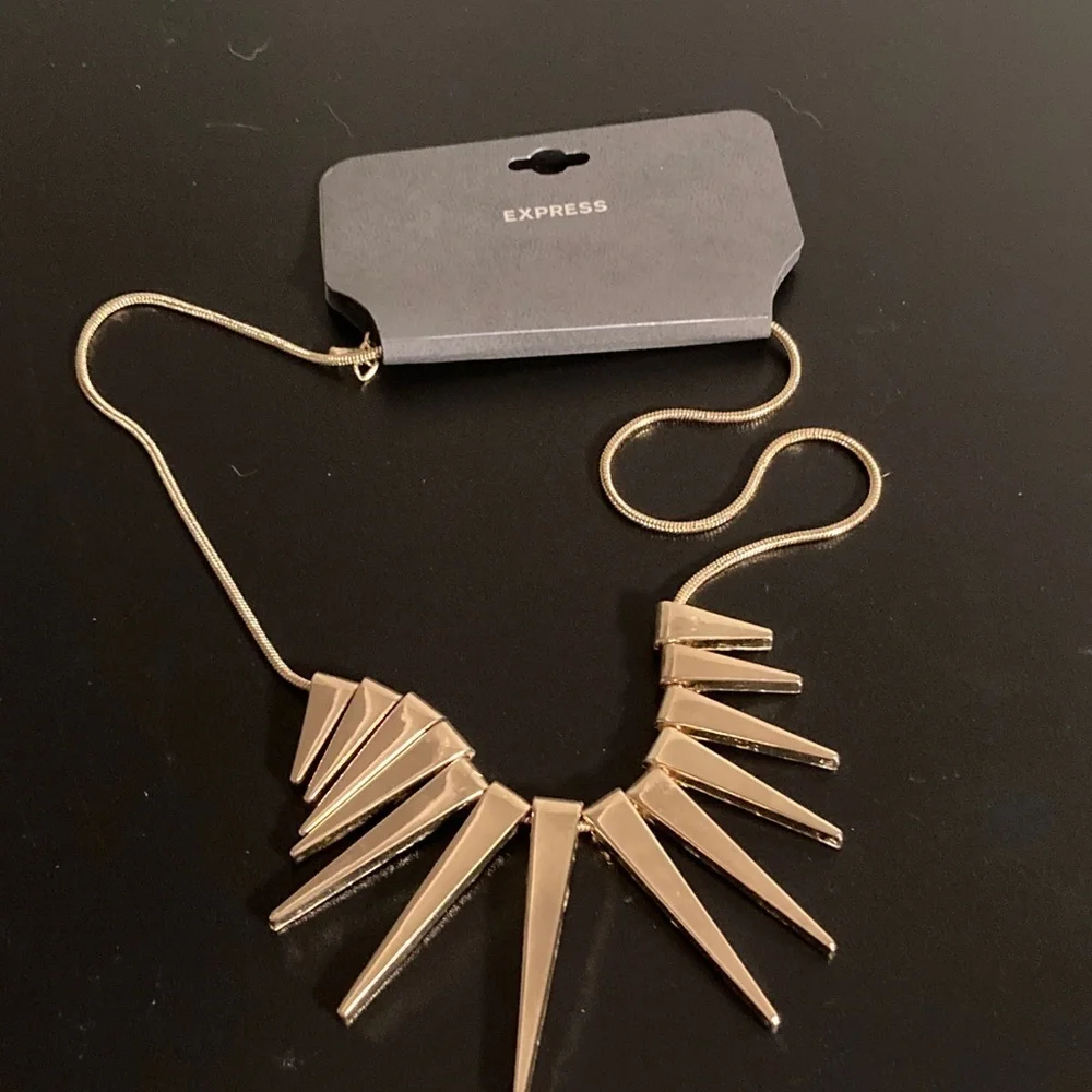 Express chic gold